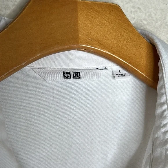 Uniqlo Minimalist Popover 3/4 Sleeve Top White Size Large Preppy Classic Capsule - Picture 3 of 7